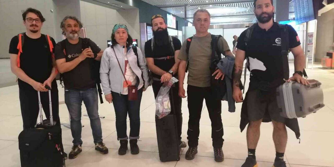 Arktik Okyanusu’nda çalışmalarını tamamlayan bilim heyeti yurda döndü