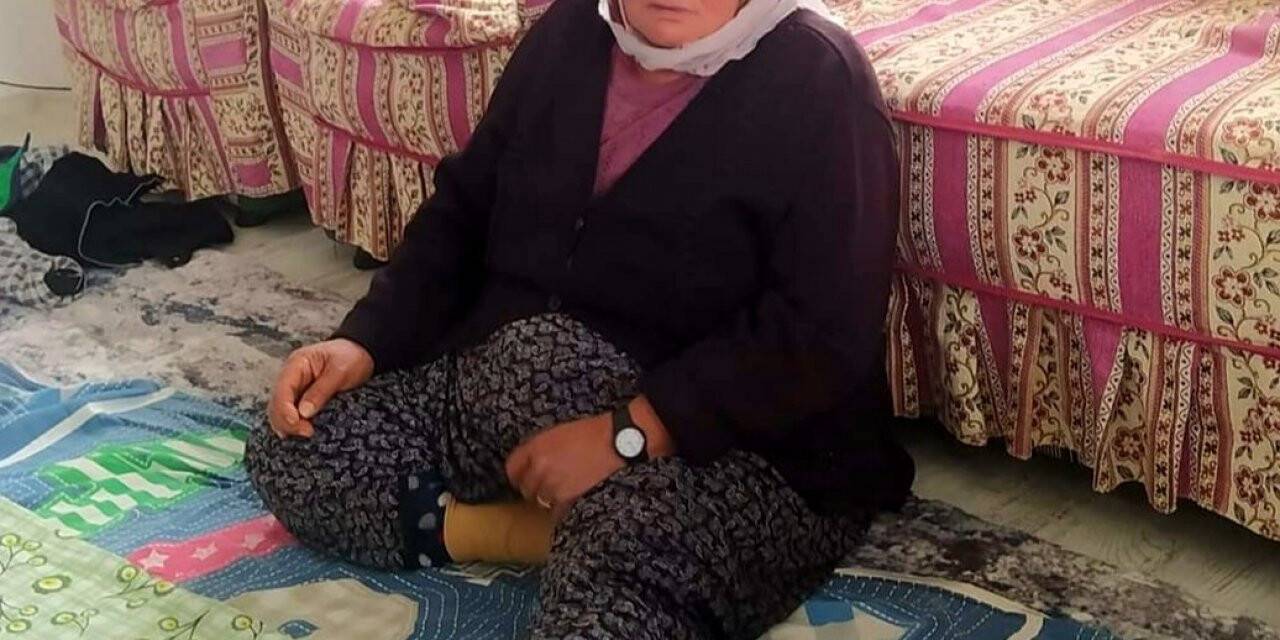 Yaşlı kadın traktörün altında can verdi