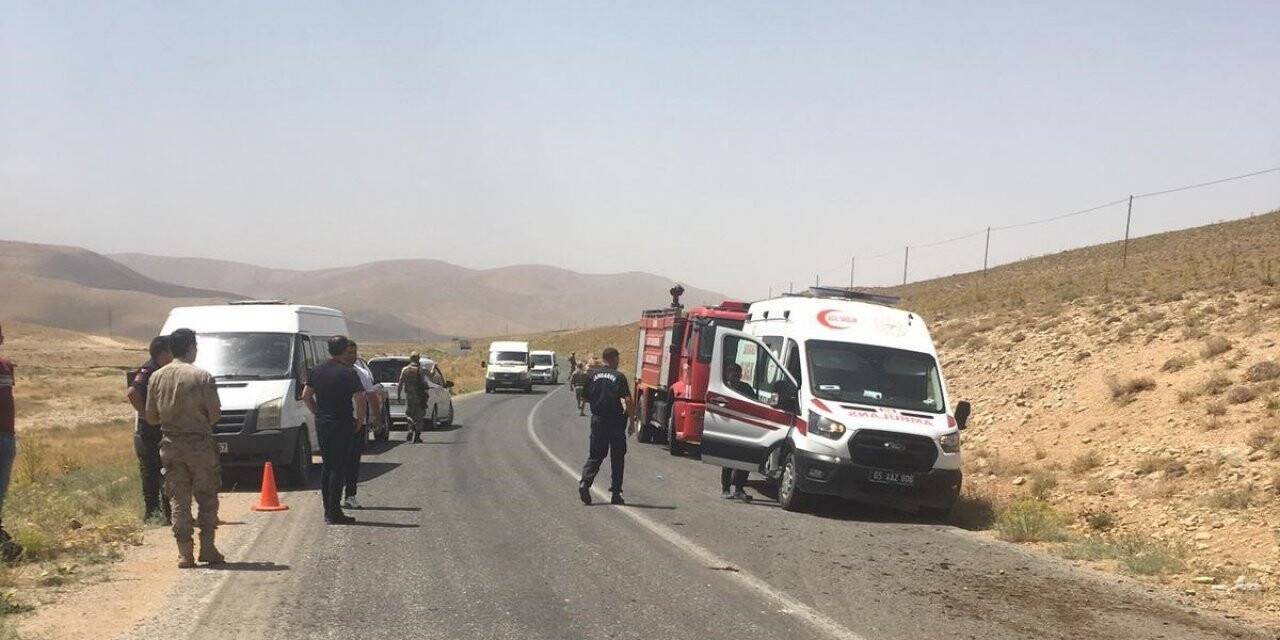 Kamyonet takla attı: 3 yaralı