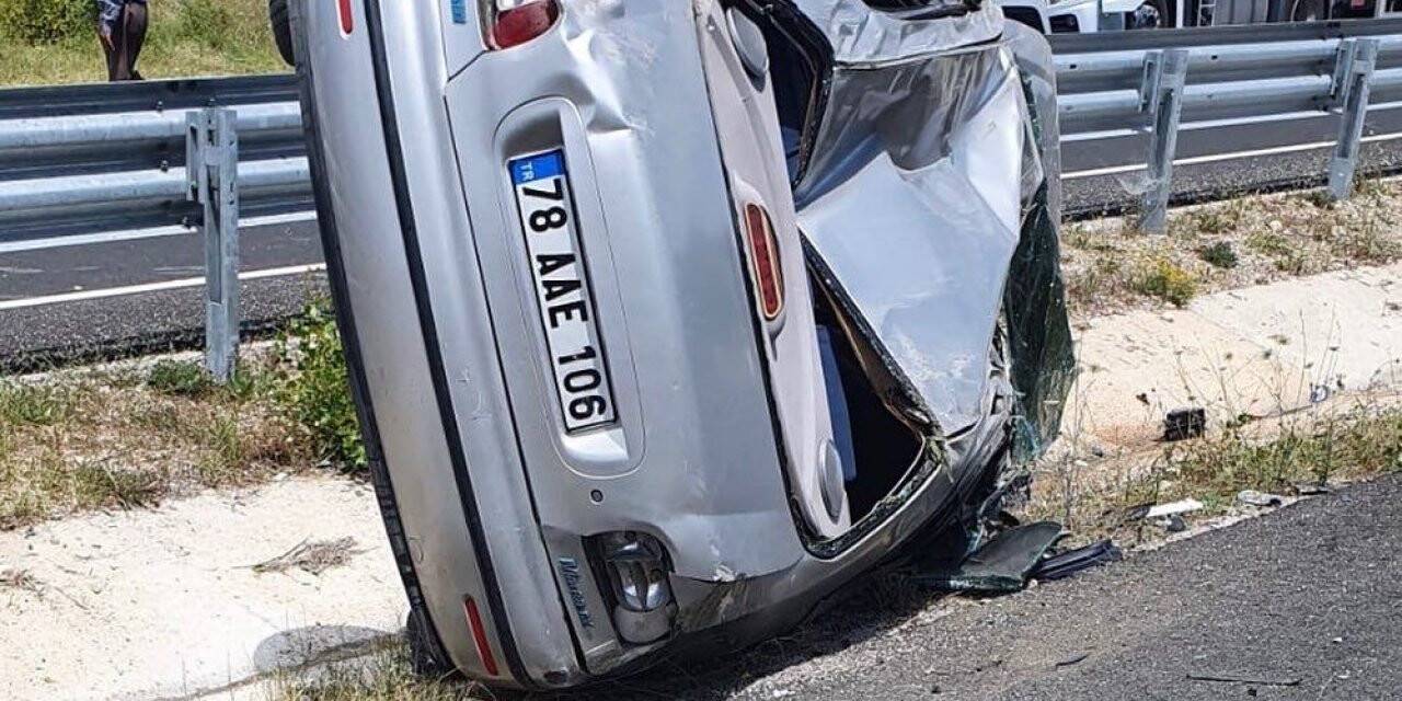 Bariyere çarpıp takla atan otomobil sürücüsü yaralandı