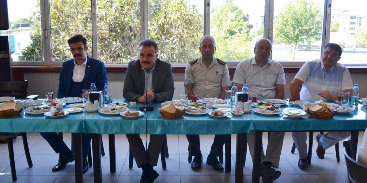 Hayat boyu öğrenme faaliyetleri değerlendirme toplantısı Kaymakam Odabaş başkanlığında yapıldı