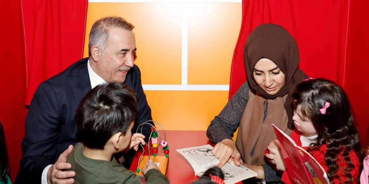 Sultangazi’de çocuklara okumayı sevdiren etkinlik: Kütüp-Anne ve Çocuk Saati