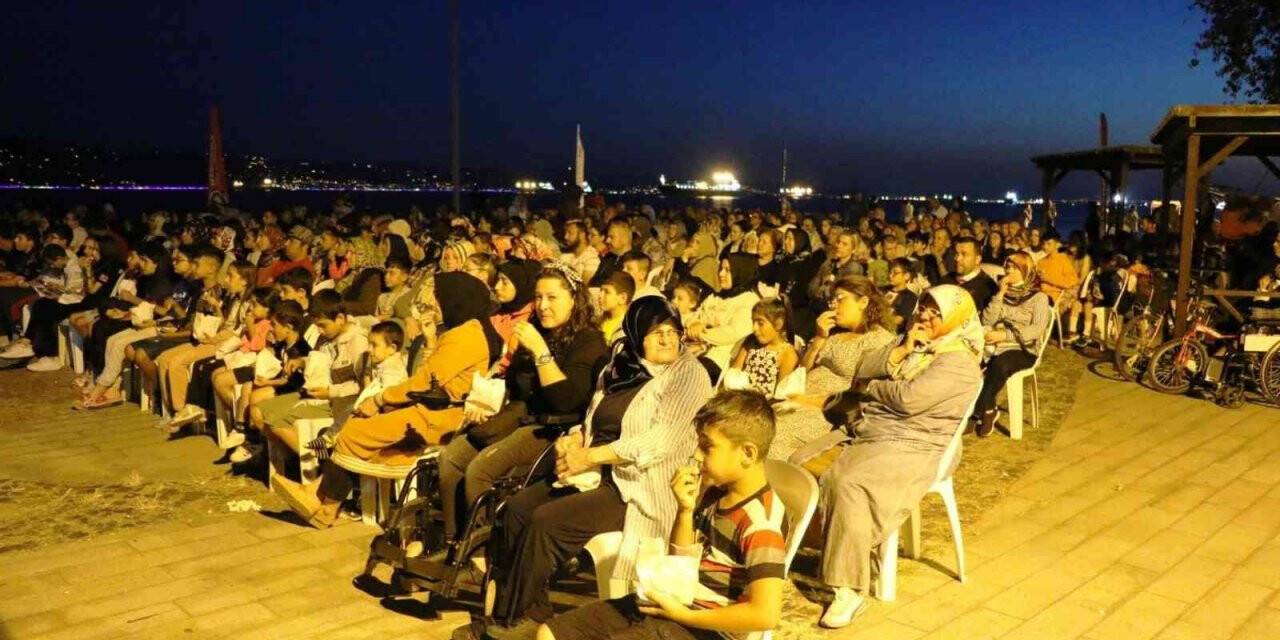 Körfez’de açık hava sinemasına yoğun ilgi