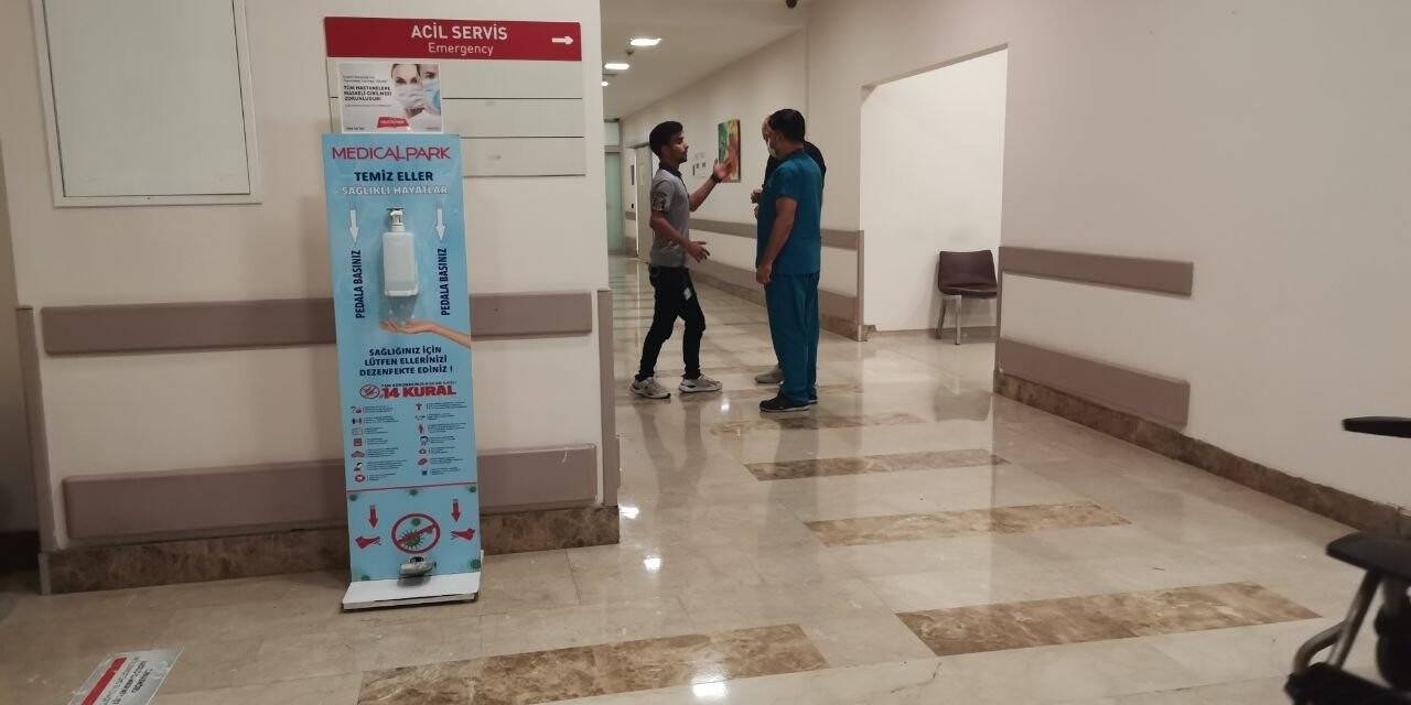 Beyaz kod verdiler diye, sağlık görevlilerini azarladı