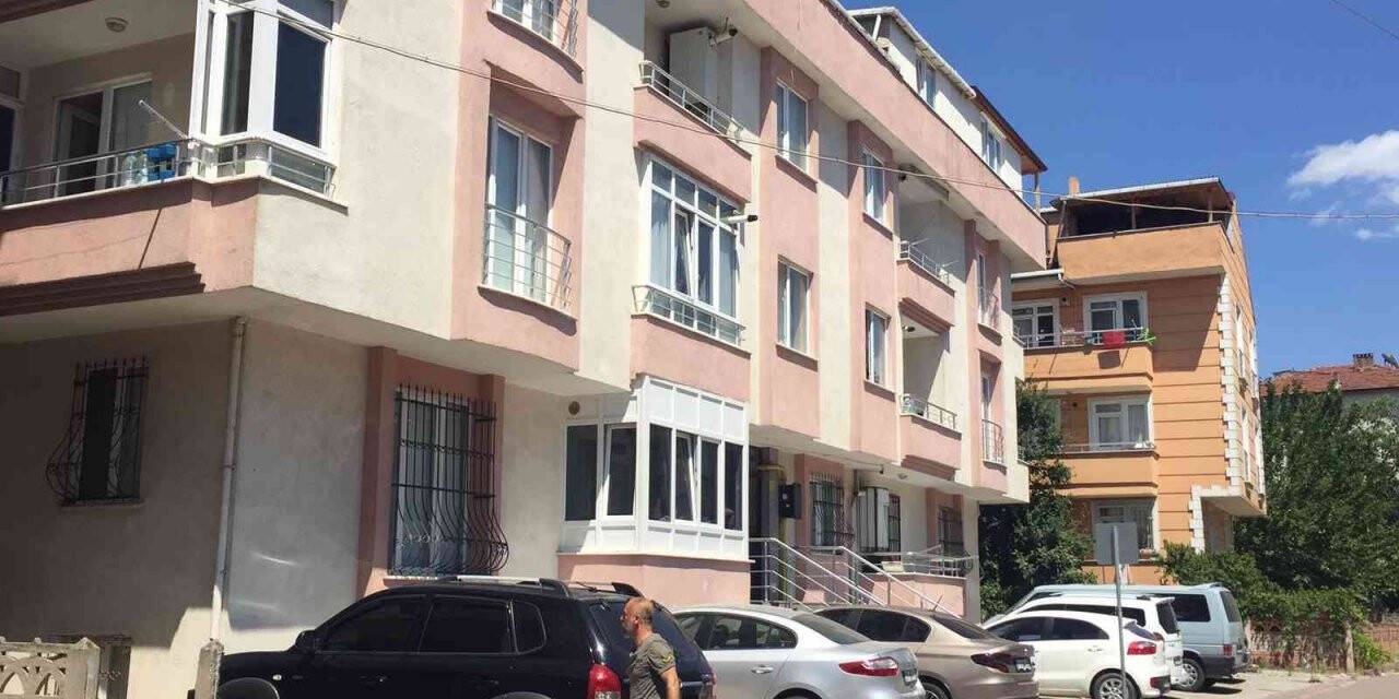 Kahvaltıya davet ettiği arkadaşıyla şakalaşırken, pompalı tüfekle vurdu