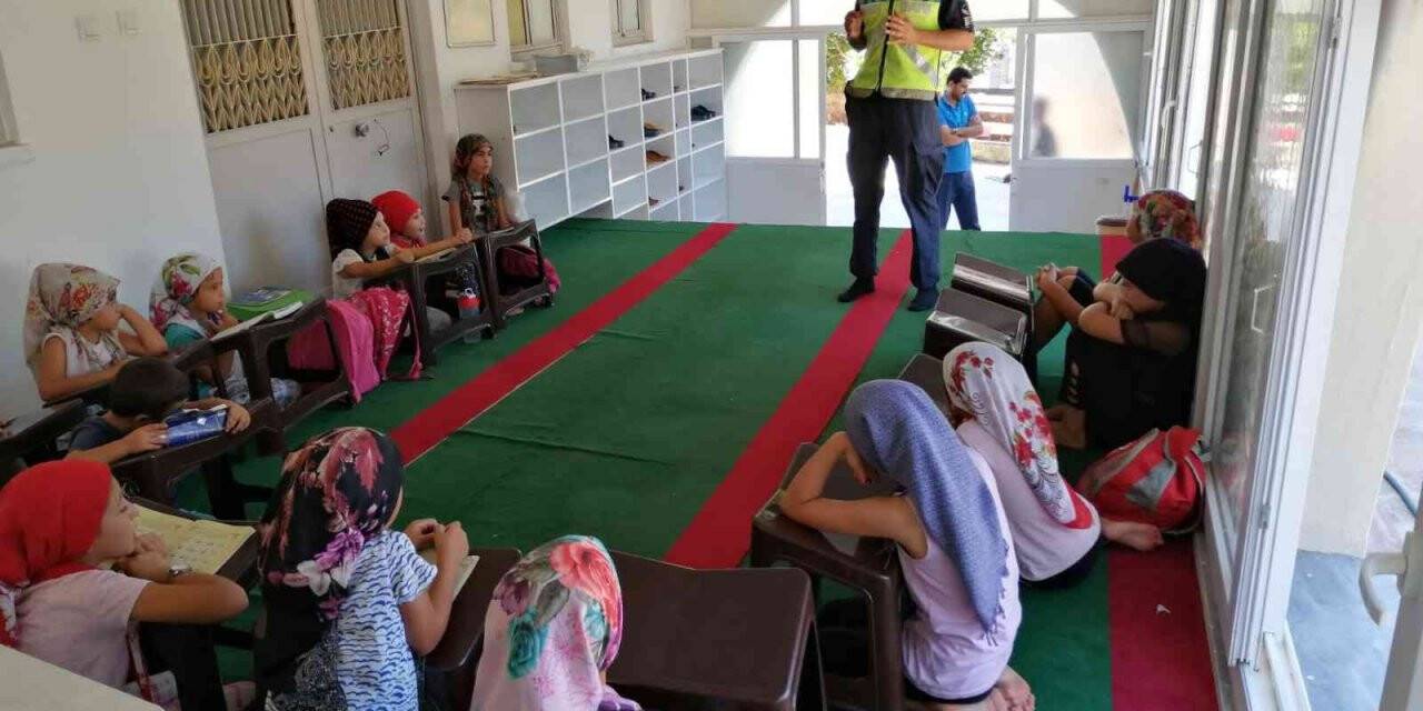 Jandarmadan Kur’an Kursu öğrencilerine trafik eğitimi