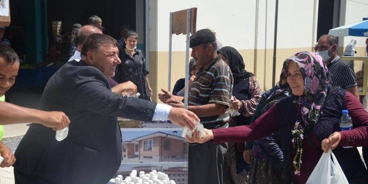 Beylikova’da 5 bin adet el dezenfektanı vatandaşa dağıtıldı