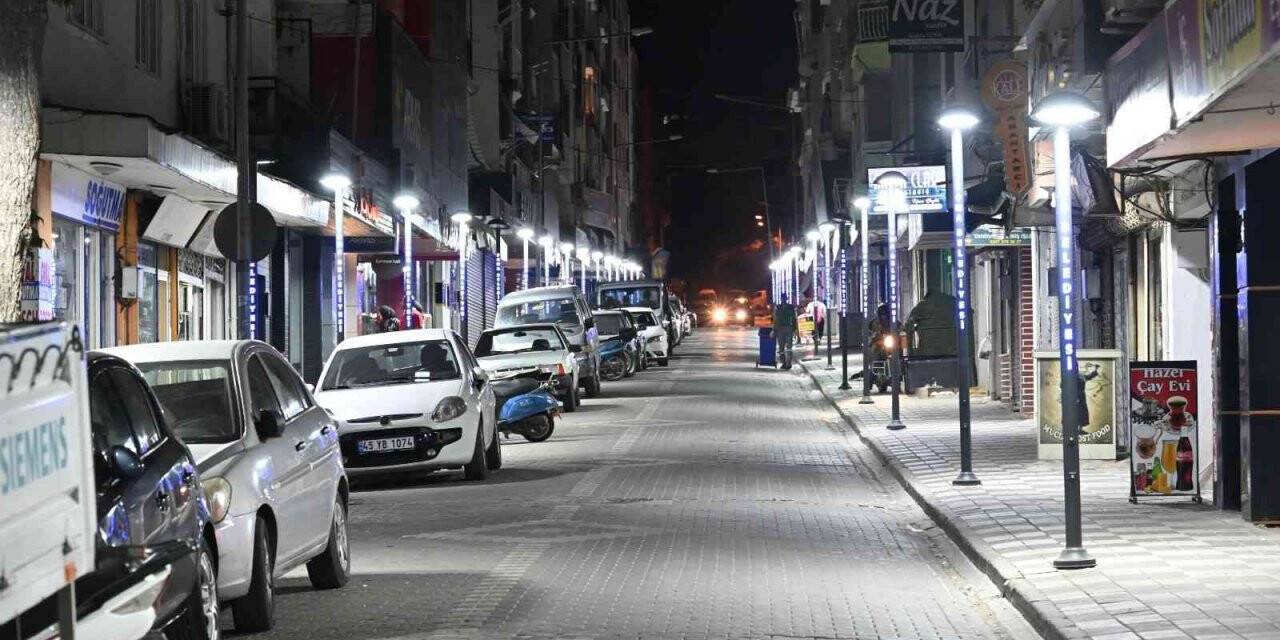 Soma’nın cadde ve sokakları ışıl ışıl oldu