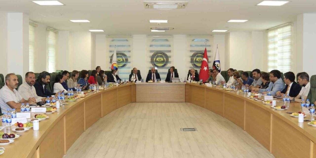 Diyarbakır Ticaret ve Sanayi Odası, Diyarbakır’a hava ulaşımı ile ilgili görüşme gerçekleştirdi