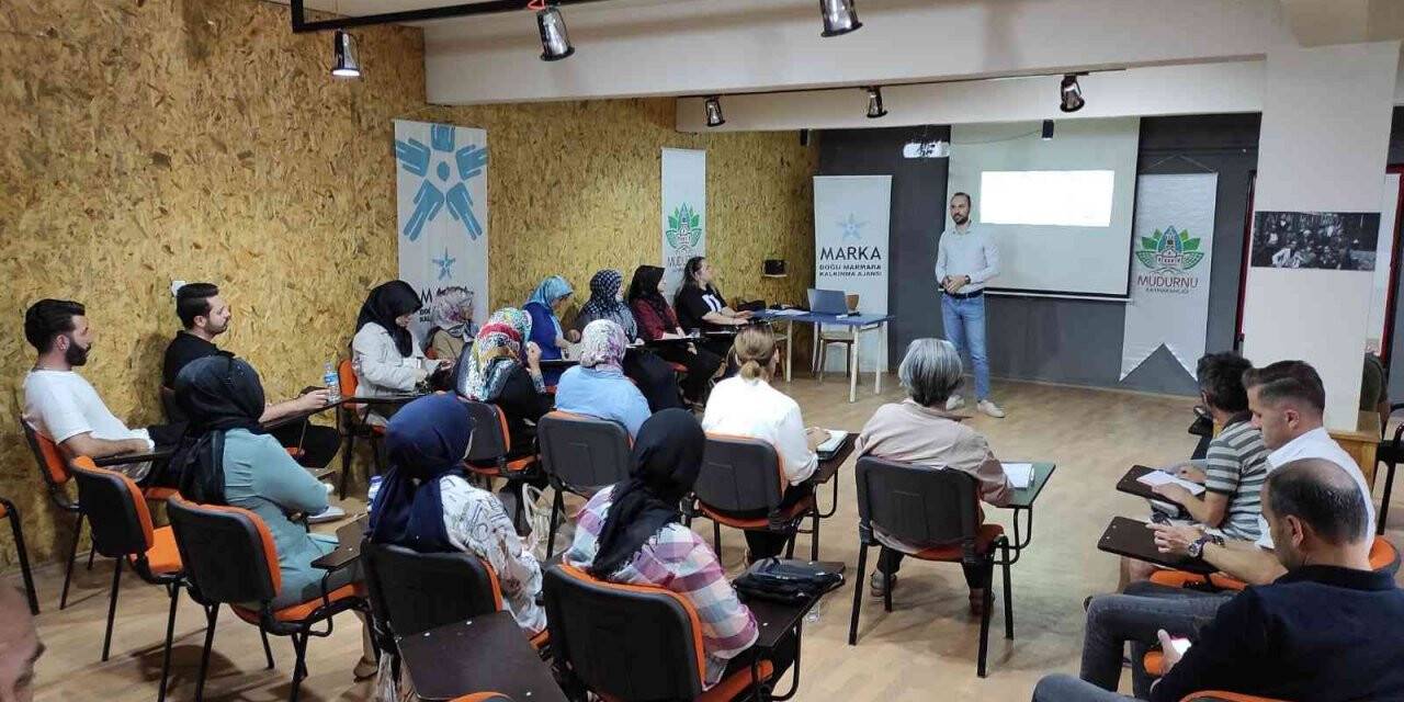 Mudurnu’da esnafa E-Ticaret eğitimi veriliyor