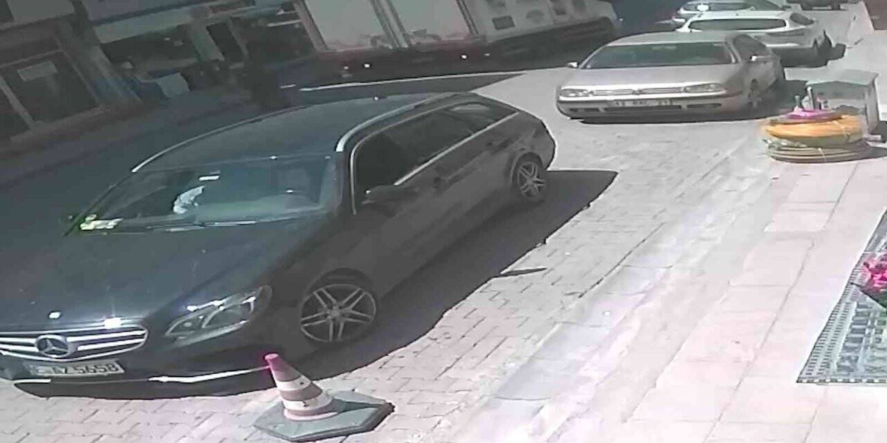 Artvin’de geri manevra yapan kamyonun altında kalan kişi hayatını kaybetti