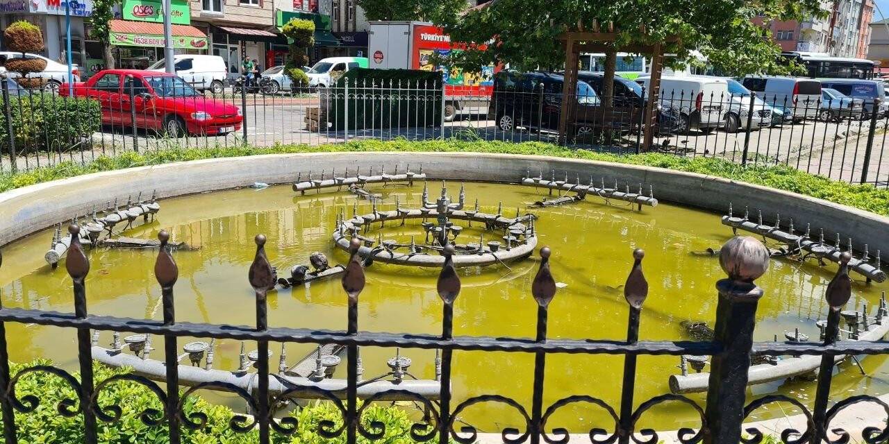 Atatürk Parkı bakımsızlıktan kaderine bırakıldı