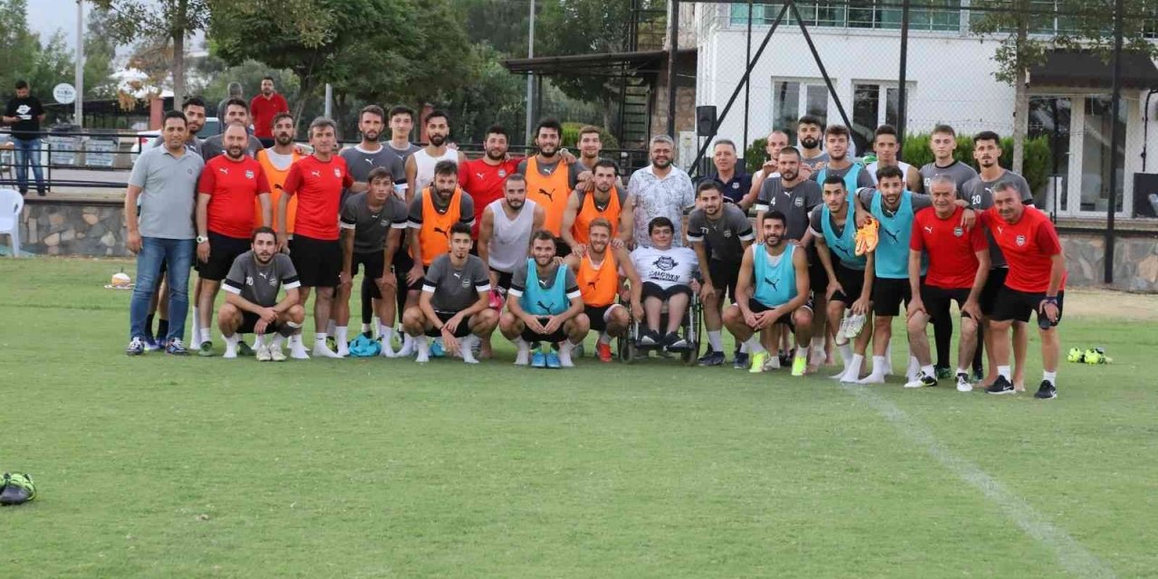 Nazilli Belediyespor özel misafirini ağırladı