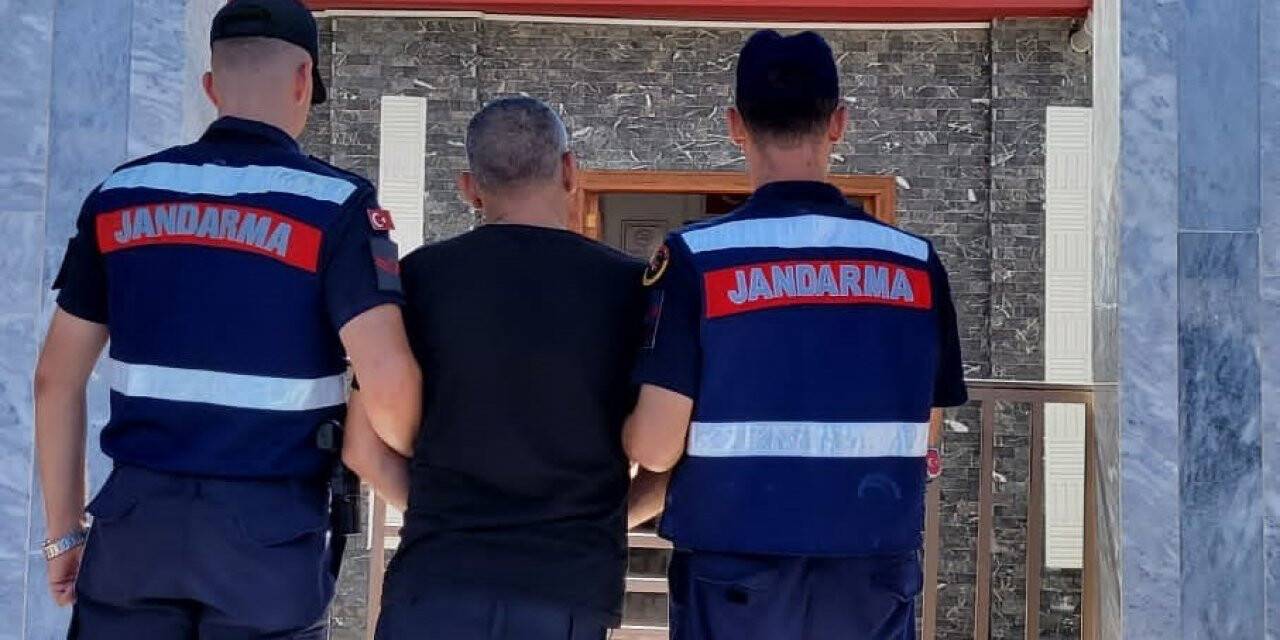 40 yıl hapis cezasıyla aranan firari sahte kimlikle yakalandı
