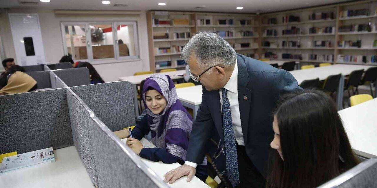 Büyükkılıç’tan 5 üniversitesi, 80 bin öğrencisiyle ’genç dostu’ şehir Kayseri’ye davet