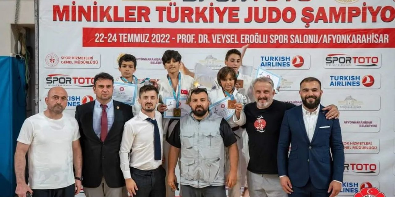 Afyonkarahisar’dan madalyalarla döndüler