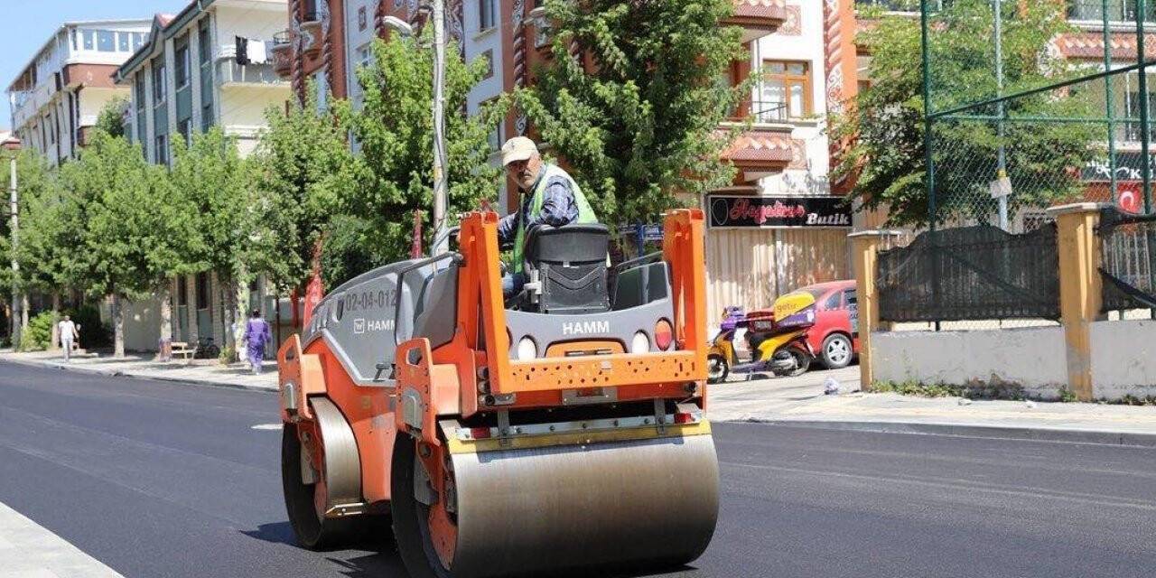 Pursaklar Belediyesi yollardaki yenileme seferberliğine devam ediyor