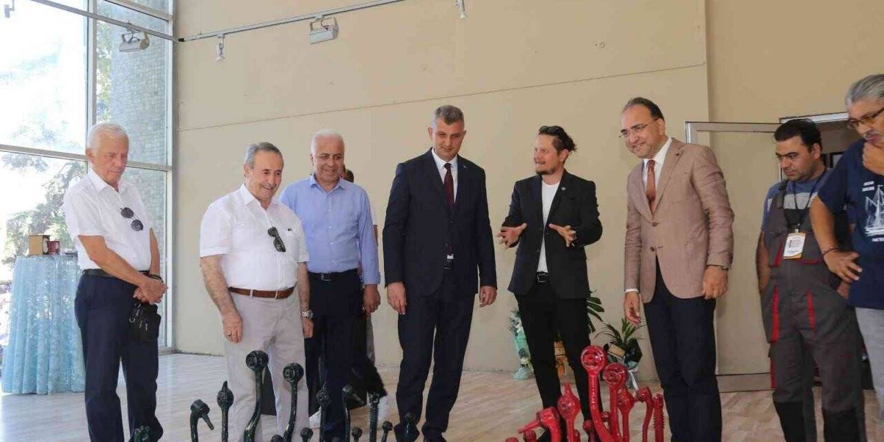 Ahşap sempozyumuna yakışır sergi Değirmendere’de açıldı