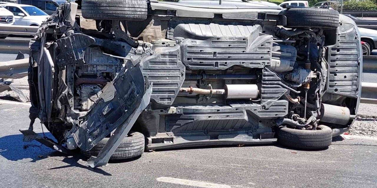 Zeytinburnu’nda cip takla attı: 4 kişi hafif yaralandı