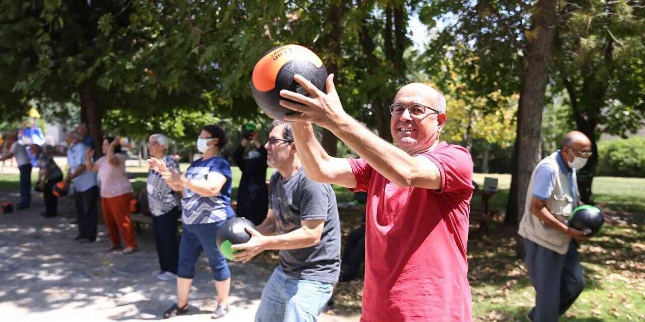 Aktif yaş alma kurslarına yoğun ilgi sürüyor