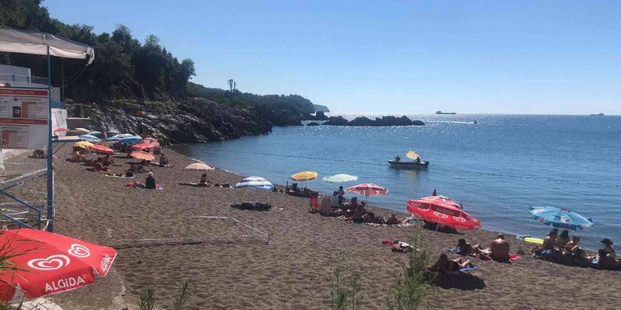 Dereden kanalisazyon nedeniyle plaj kapatıldı