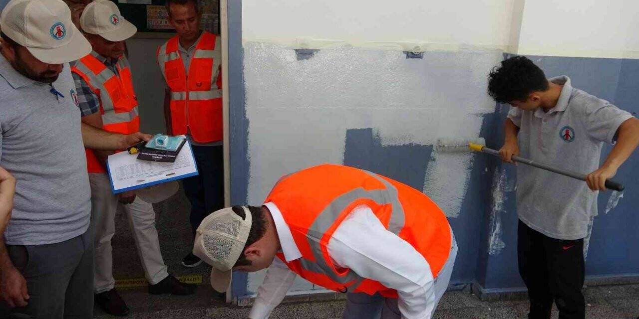 Muğla’daki okulların güçlendirme çalışmasını Meslek lisesi öğrencileri yapıyor