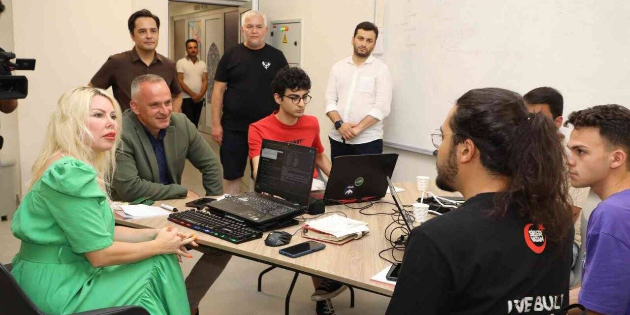 Rektör Özkan: “Siber dünya artık en az İngilizce kadar önemli konumda yer alıyor”