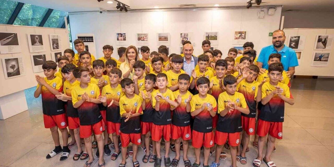 Mardinli çocuklar Başkan Soyer’i ziyaret etti