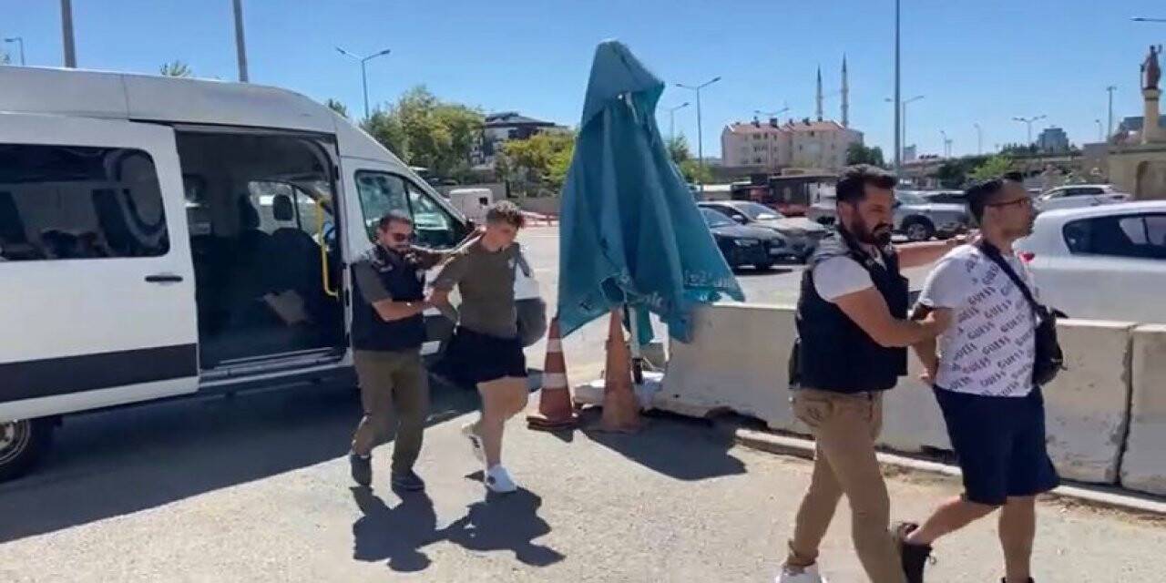 Kadıköy’deki silahlı çatışmaya karışan 3 şüpheli adliyeye sevk edildi