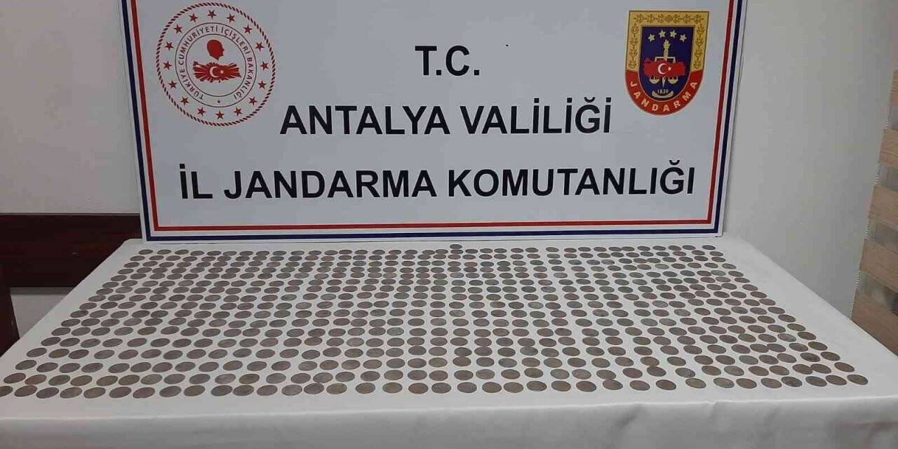 Antalya’da Roma dönemine ait 613 sikke ele geçirildi