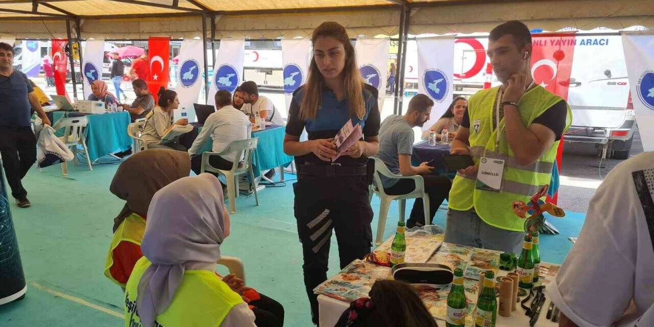 Van polisinden bilgilendirme çalışması