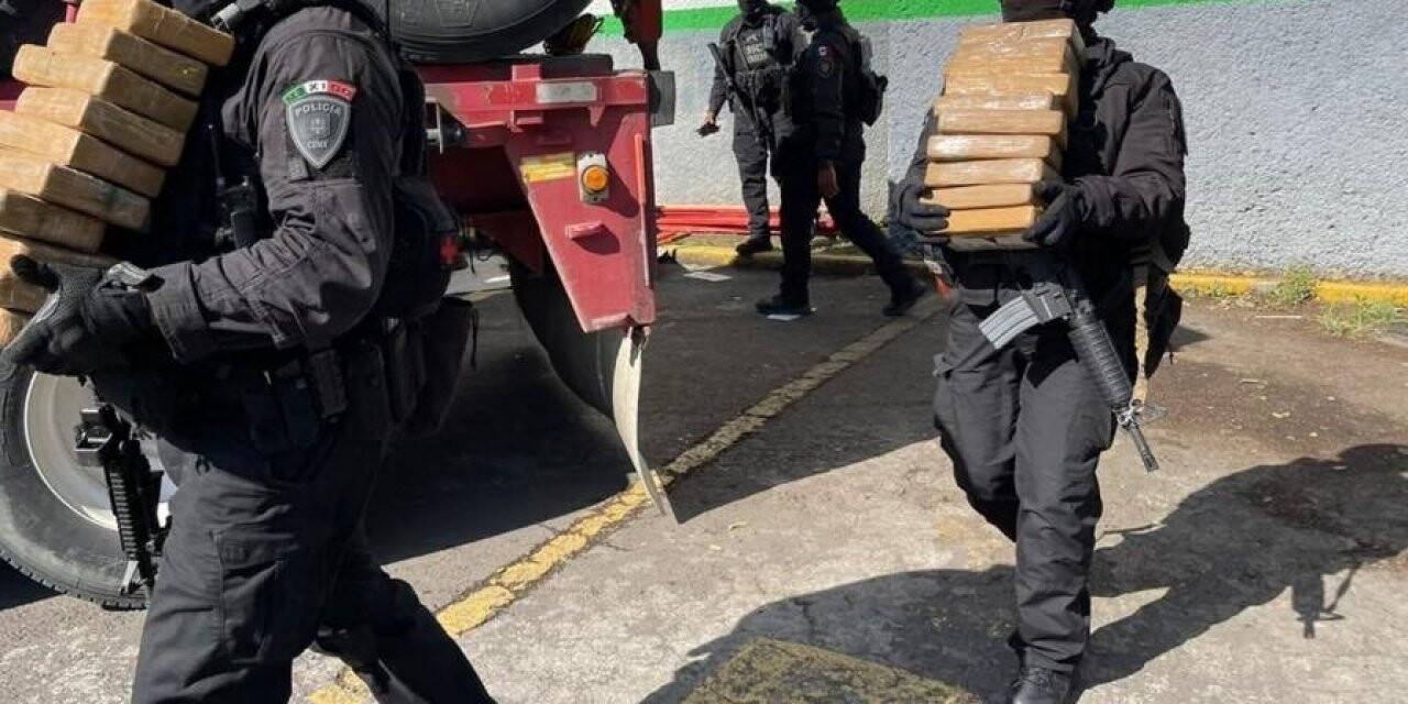 Kolombiya’dan Los Angeles’a götürülmek üzere yüklenen 1,6 tondan fazla kokain, Mexico City’de yakalandı