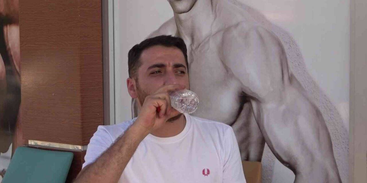 Uzman doktor uyardı ’pet şişede bekleyen su tehlike saçıyor’