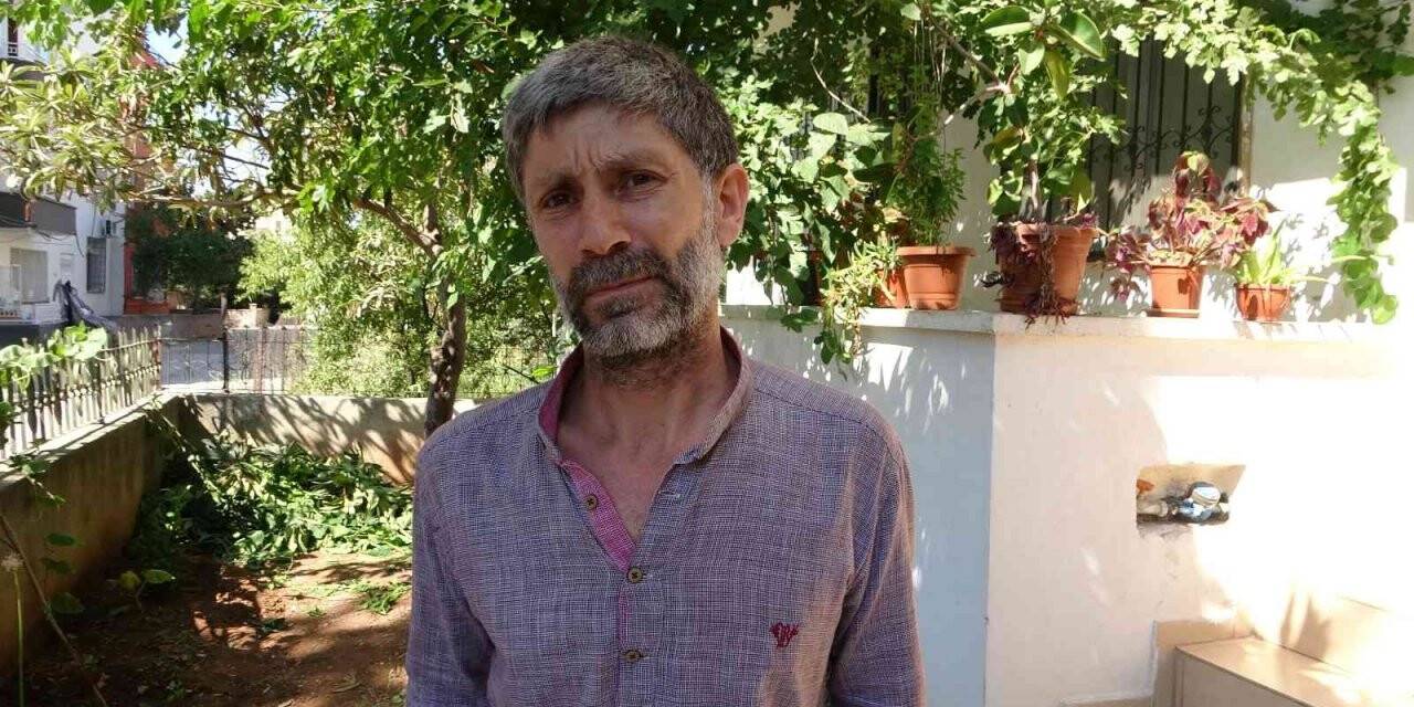 Elini kolunu sallayarak geldi, kendi malıymış gibi alıp gitti