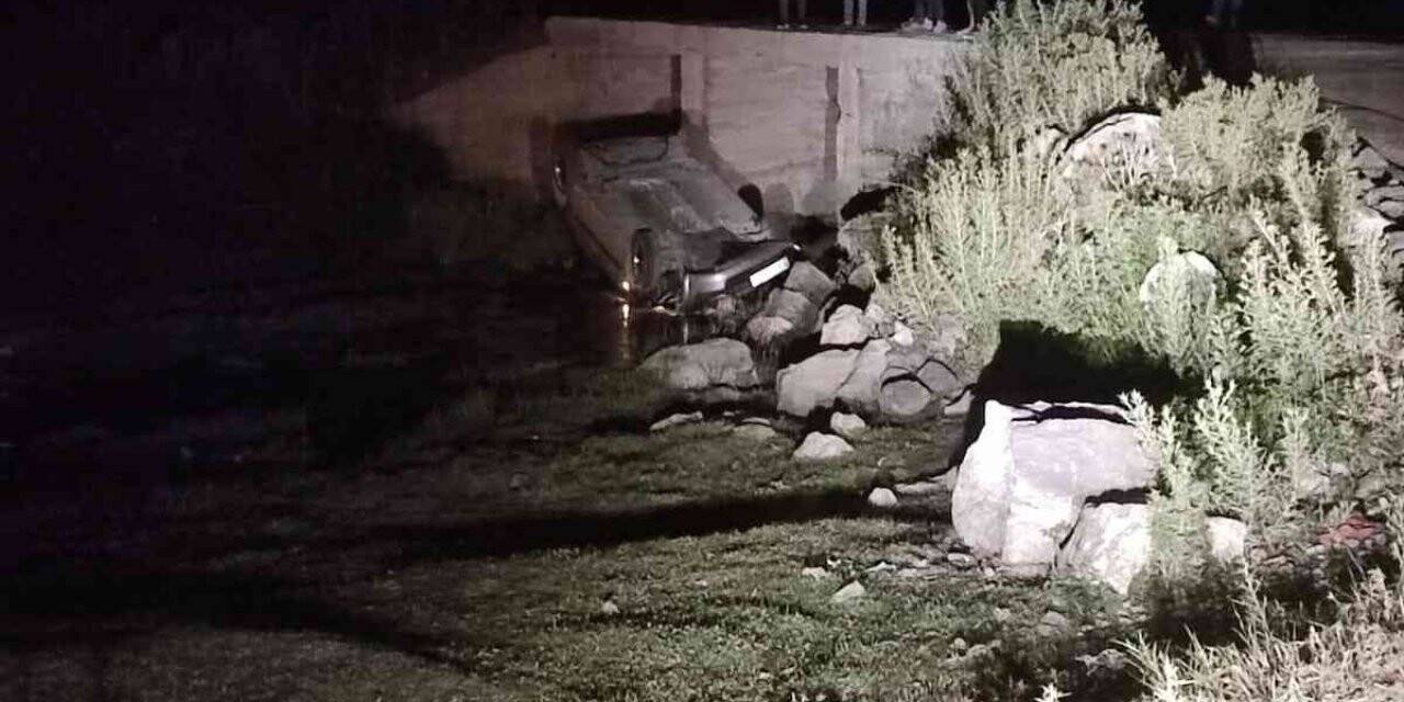 Otomobil köprüden uçtu: 3 yaralı