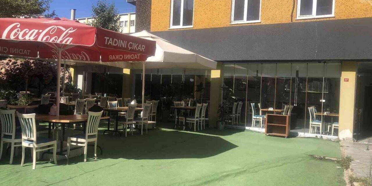 Bitmeyen metro esnafı isyan ettirdi