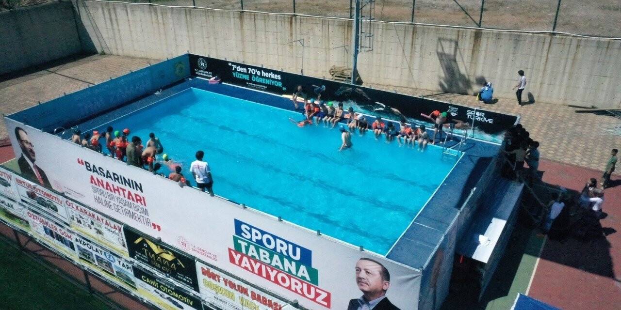 Yukarı Hereke’de havuz keyfi