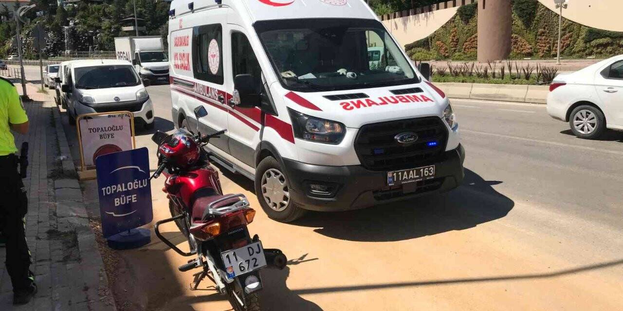 Motosiklete çarparak sürücüsünü yaraladı, olay yerinden kaçtı