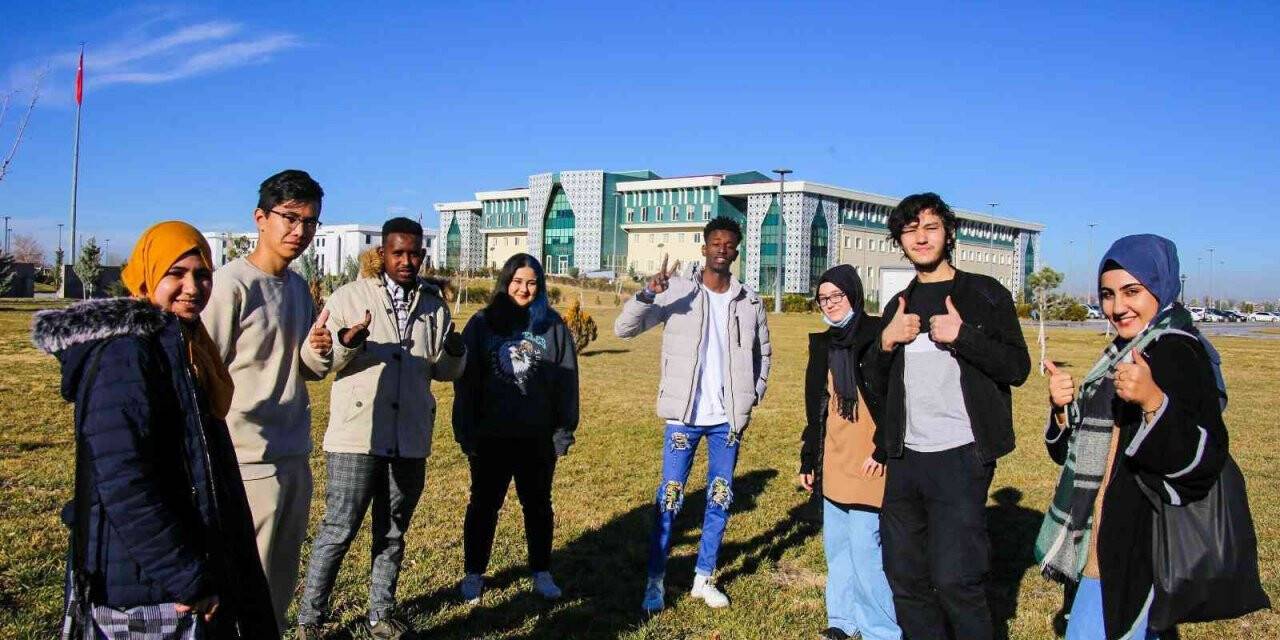 ASÜ bu yıl bin 433 uluslararası öğrenci kabul edecek