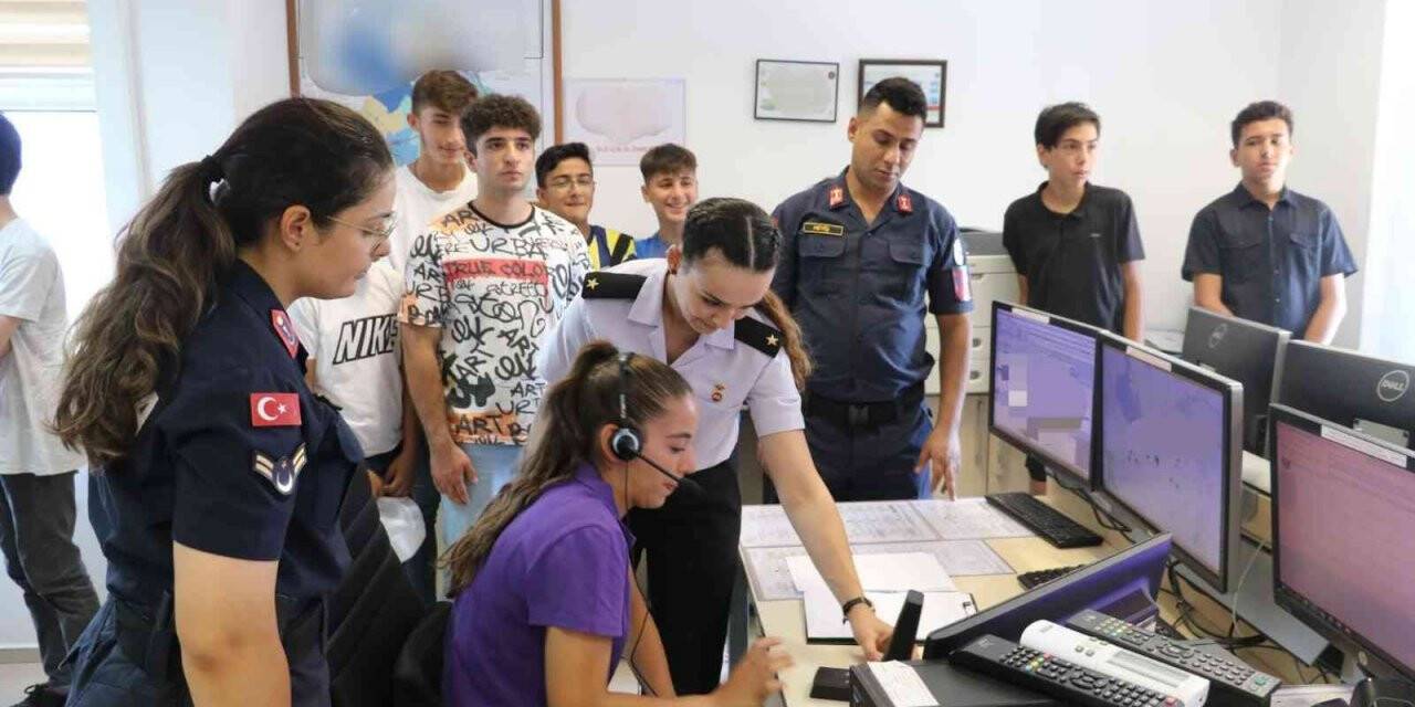 Yaz tatilindeki öğrencilere “Jandarma” eğitimi