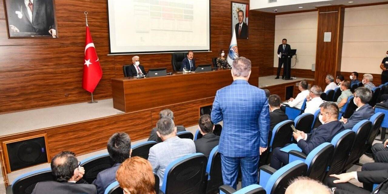 Vali Pehlivan: "Yatırımlar sürüyor, çarklar dönüyor"