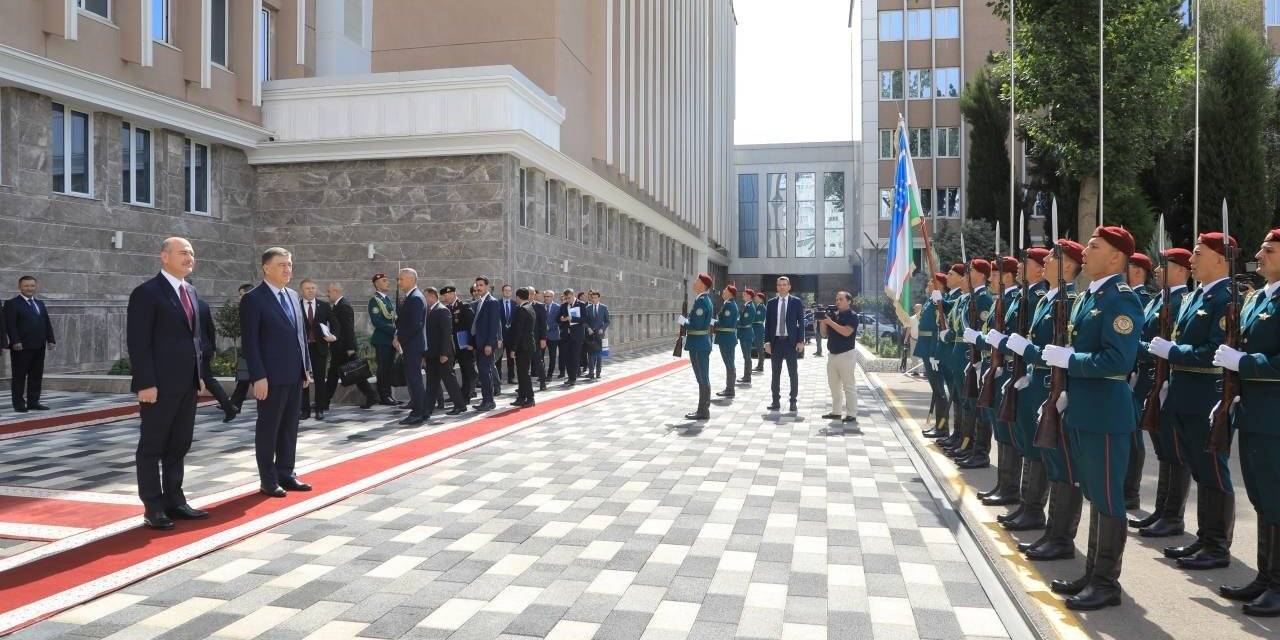 Bakan Soylu, Özbekistanlı mevkidaşı Bobojonov ile görüştü