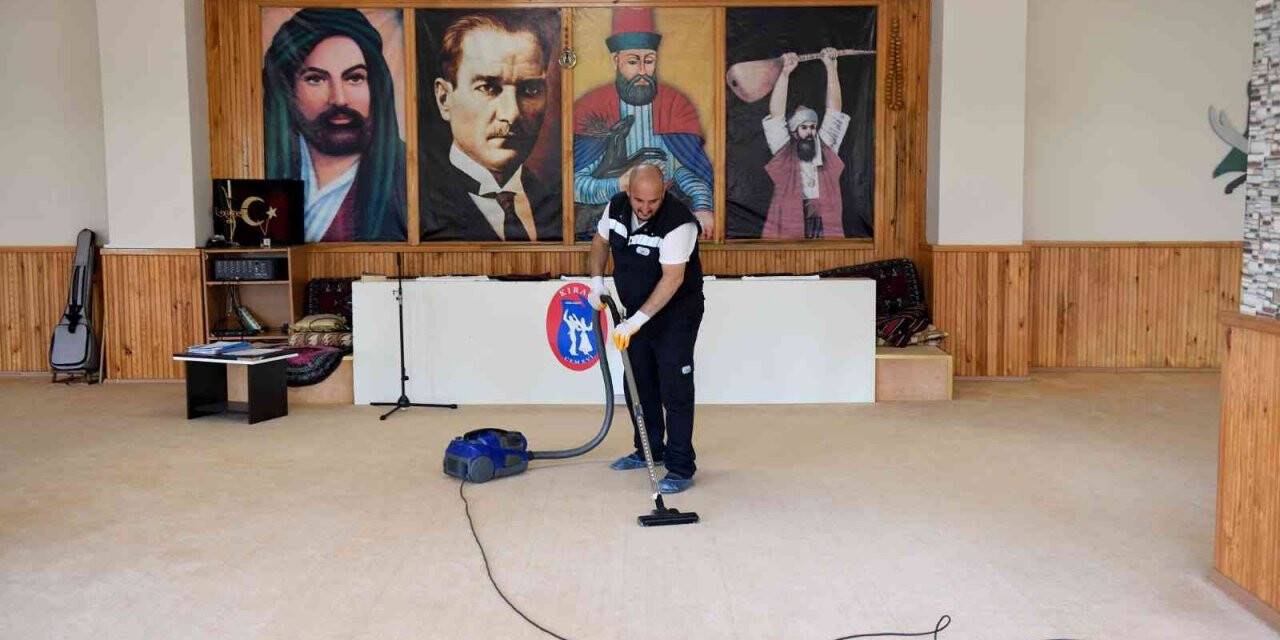 Esenyurt’ta Muharrem Ayı öncesi ibadethaneler temizlendi