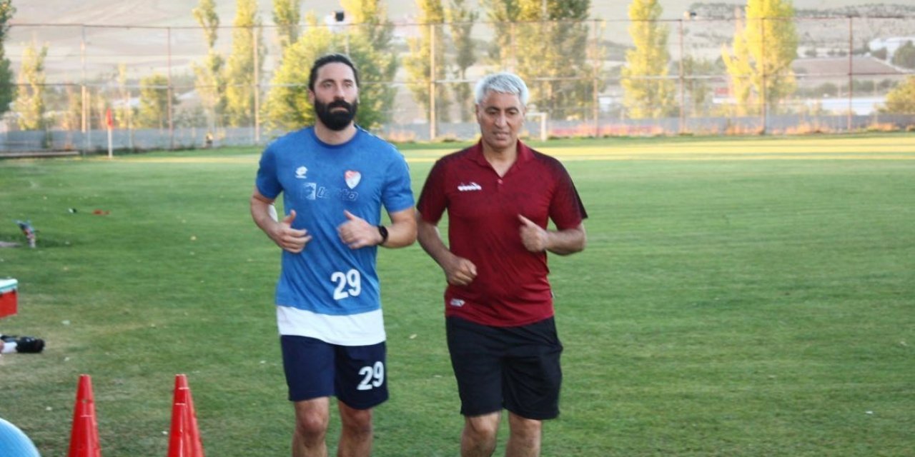 Elazığspor’un 39 yaşındaki kaptanı Yiğitcan, yıllara meydan okuyor