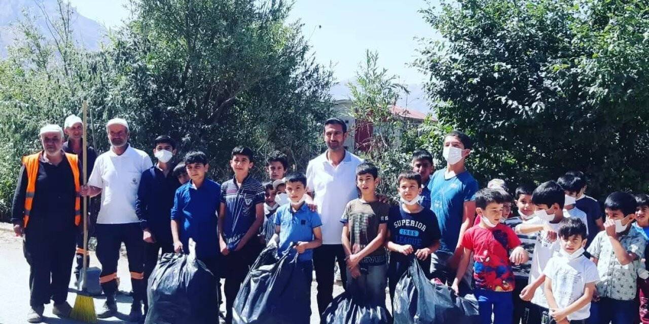 Kur’an kursu öğrencilerinden örnek davranış