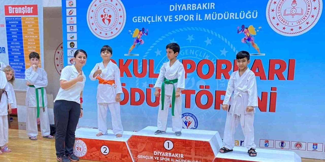 Yenişehir Belediyesi yaz spor okulu karete şampiyonu oldu