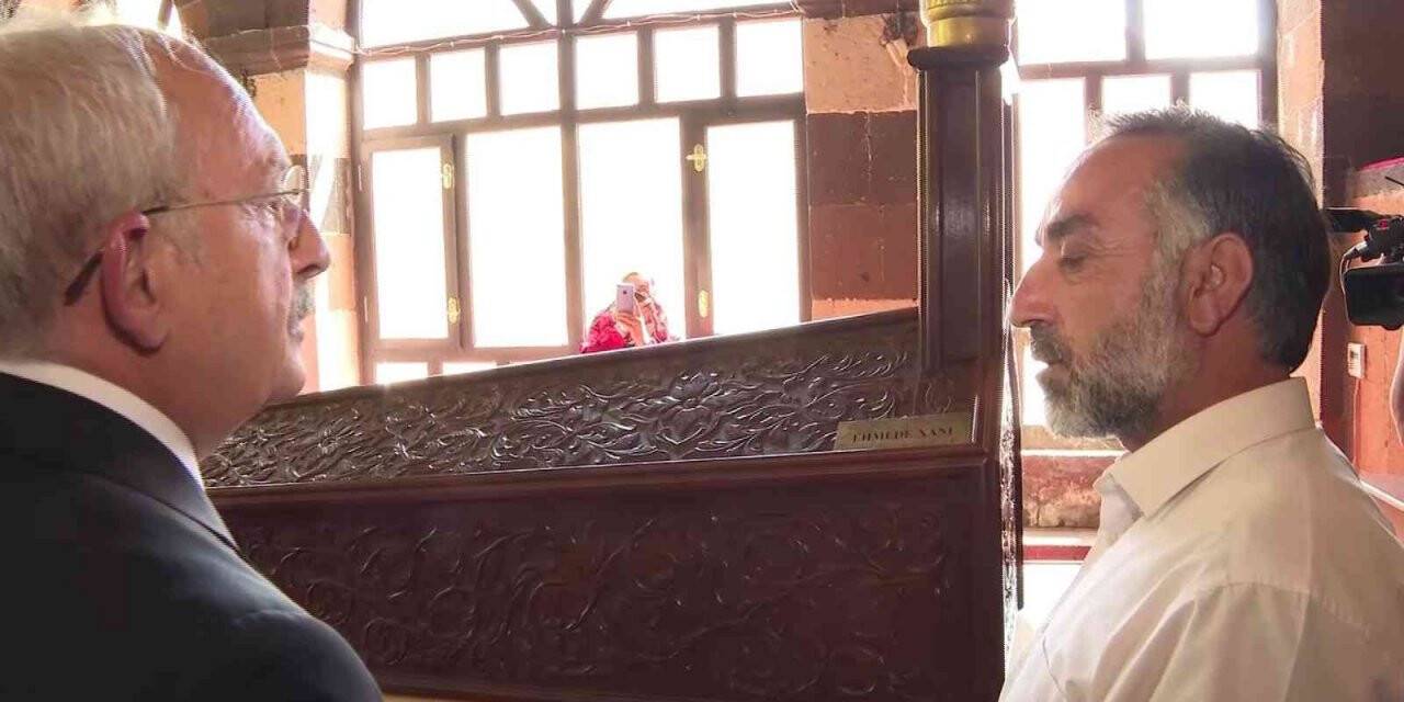 CHP Genel Başkanı Kılıçdaroğlu, Ahmed-i Hani Türbesini ziyaret ederek dua etti