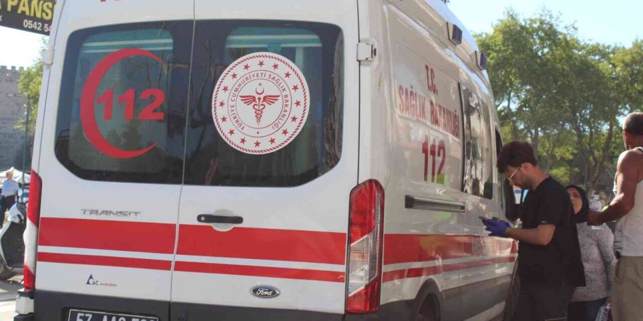 Aniden yola atlayan çocuğa otomobil çarptı