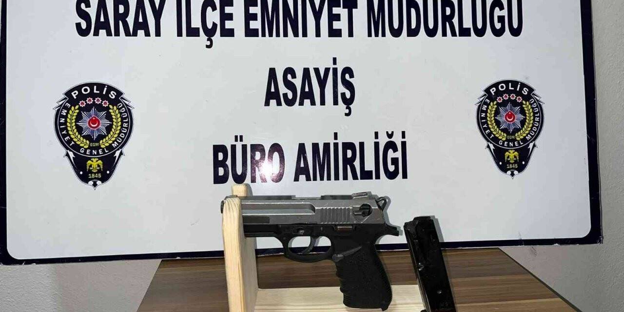 Husumetlilerinden birini vurdu, diğerini de darp etti