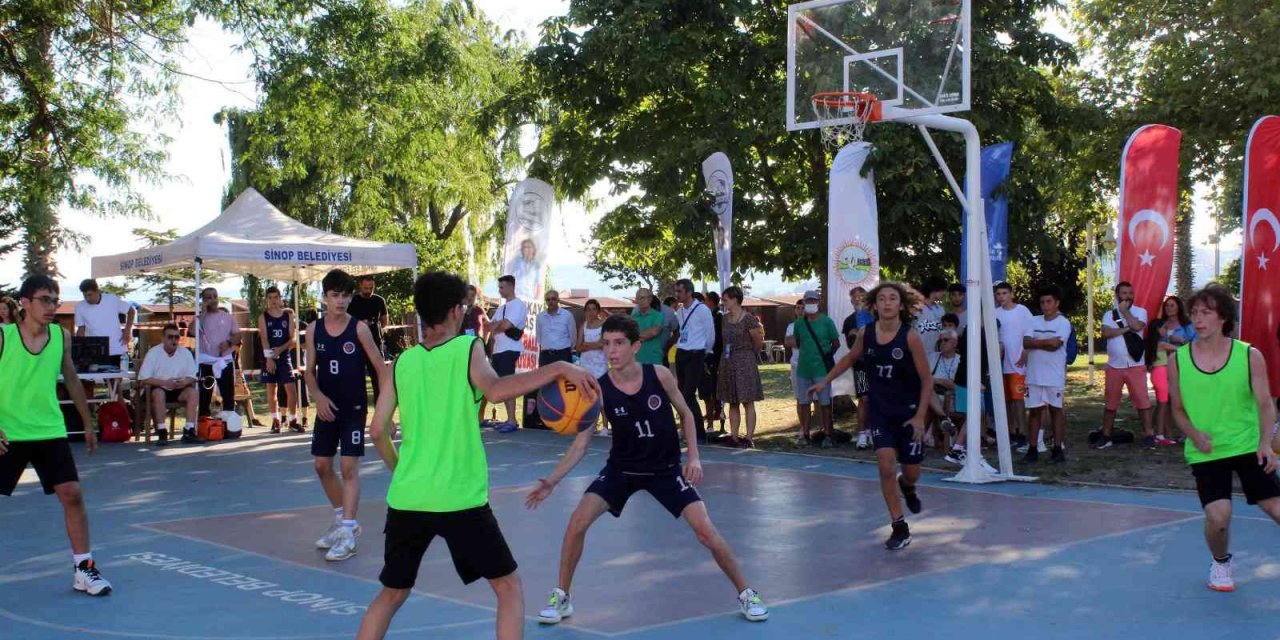 Berkay Akbaş anısına sokak basketbolu